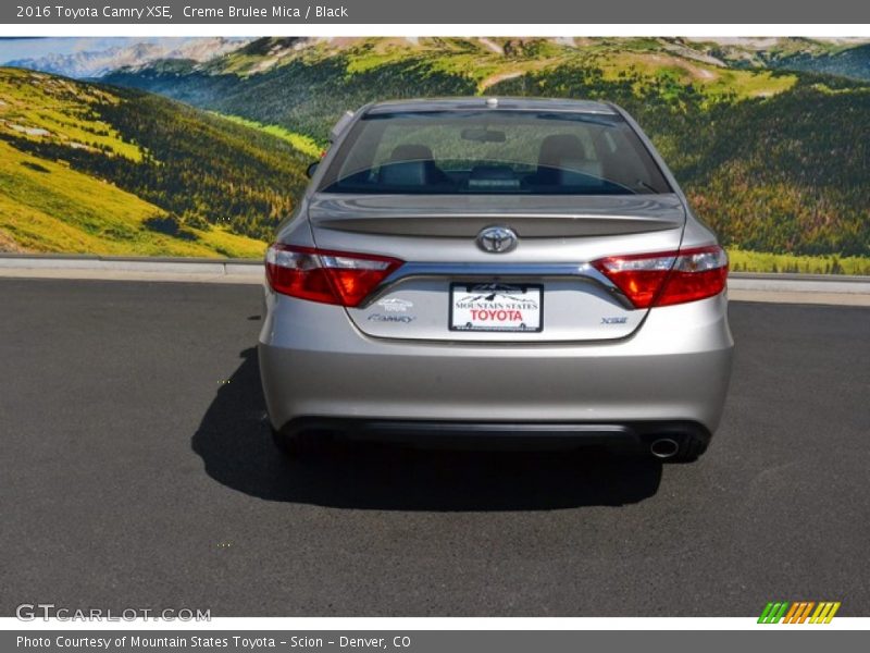 Creme Brulee Mica / Black 2016 Toyota Camry XSE