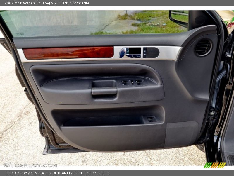 Door Panel of 2007 Touareg V6