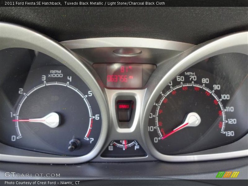 Tuxedo Black Metallic / Light Stone/Charcoal Black Cloth 2011 Ford Fiesta SE Hatchback