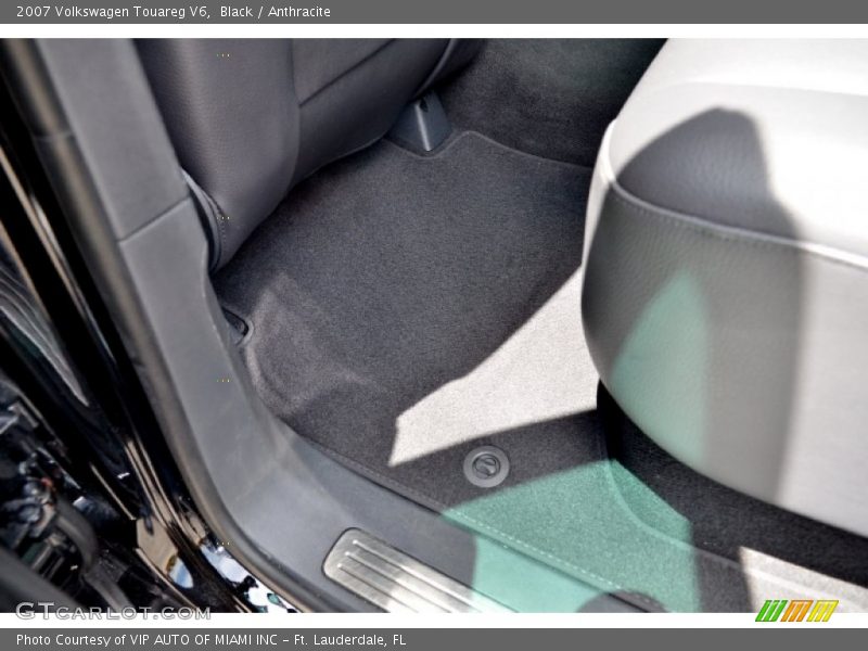 Black / Anthracite 2007 Volkswagen Touareg V6