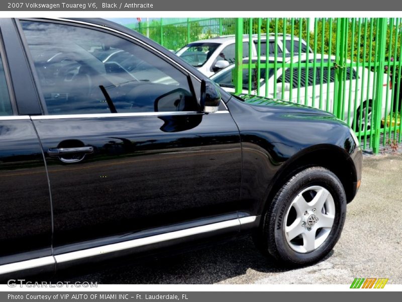 Black / Anthracite 2007 Volkswagen Touareg V6