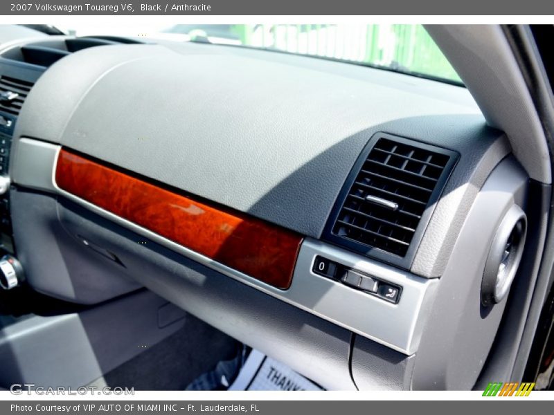 Black / Anthracite 2007 Volkswagen Touareg V6