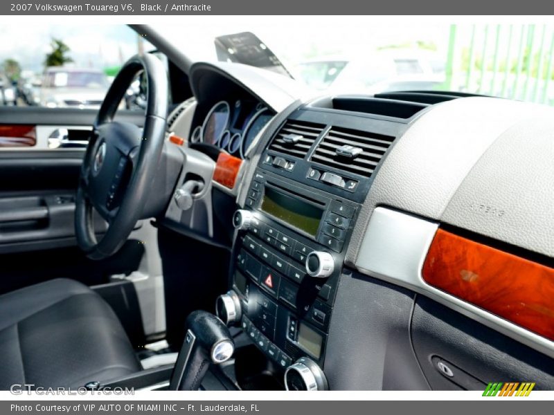 Black / Anthracite 2007 Volkswagen Touareg V6