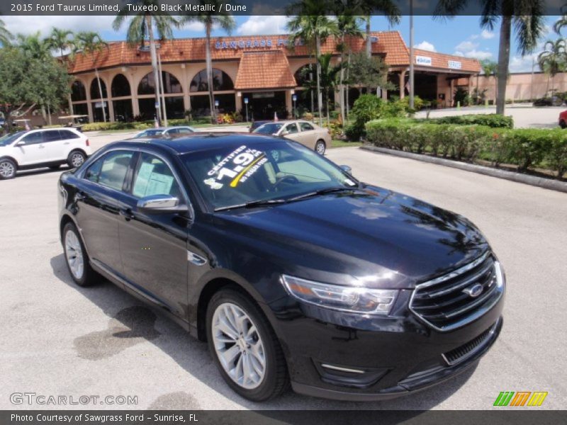 Tuxedo Black Metallic / Dune 2015 Ford Taurus Limited