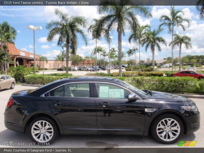 Tuxedo Black Metallic / Dune 2015 Ford Taurus Limited