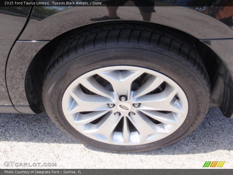 Tuxedo Black Metallic / Dune 2015 Ford Taurus Limited