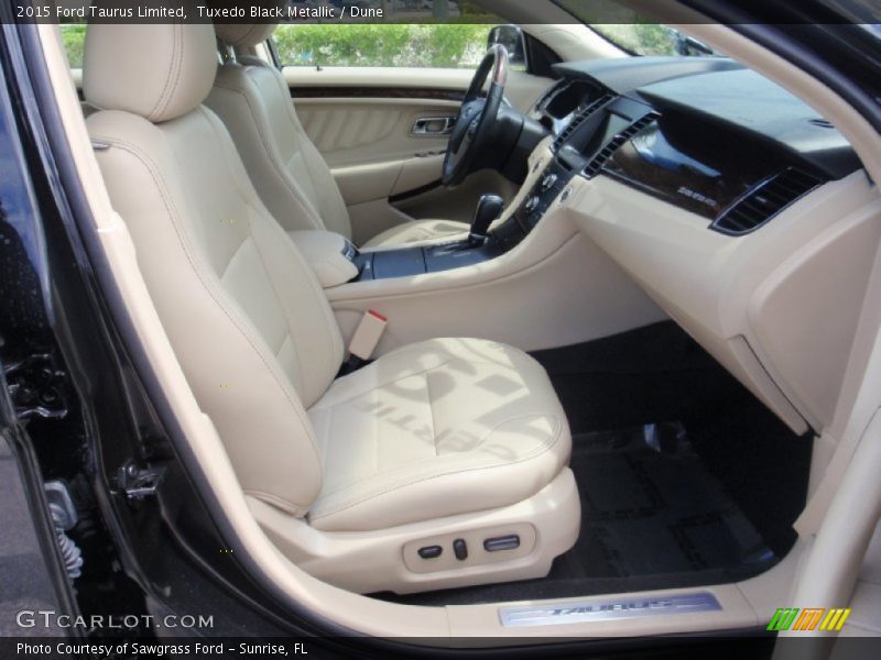 Tuxedo Black Metallic / Dune 2015 Ford Taurus Limited