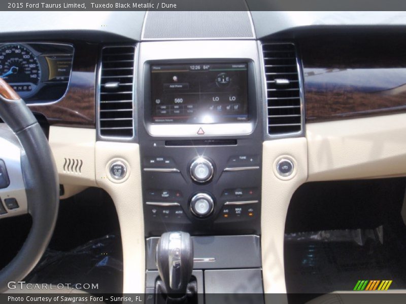 Tuxedo Black Metallic / Dune 2015 Ford Taurus Limited