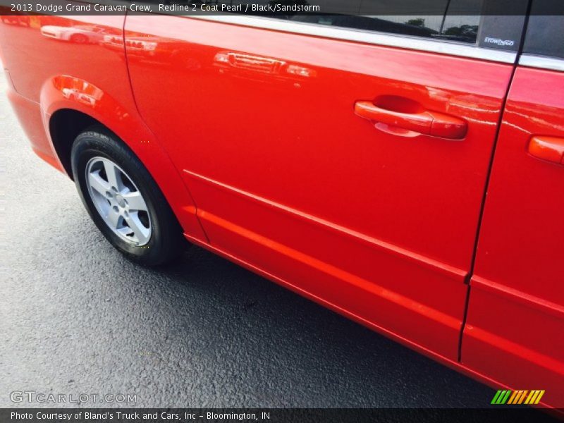 Redline 2 Coat Pearl / Black/Sandstorm 2013 Dodge Grand Caravan Crew