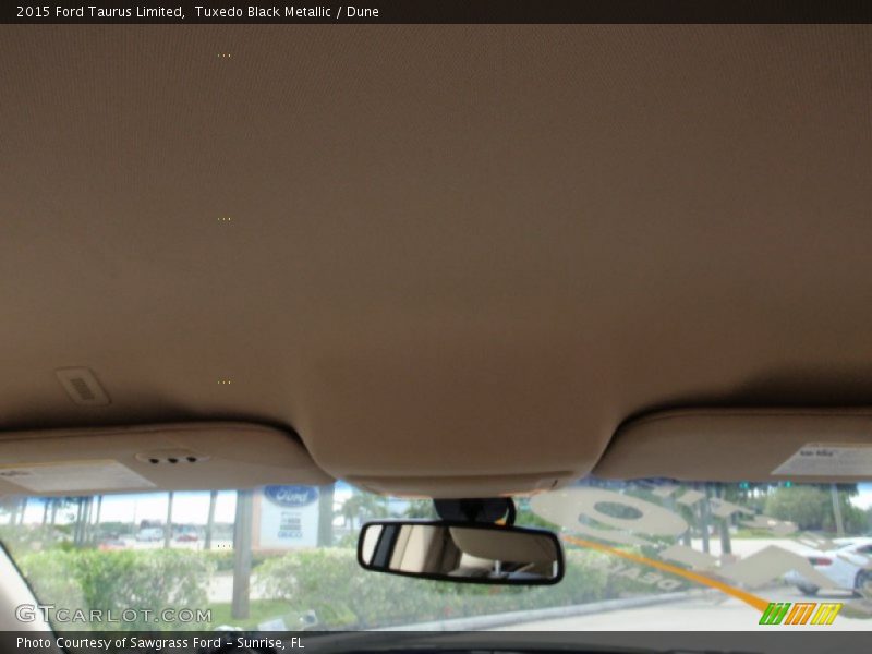 Tuxedo Black Metallic / Dune 2015 Ford Taurus Limited