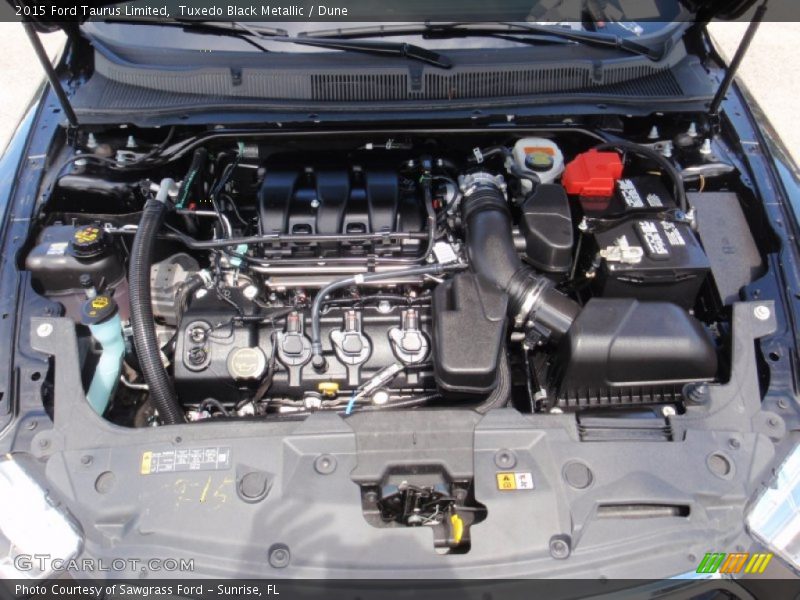 Tuxedo Black Metallic / Dune 2015 Ford Taurus Limited