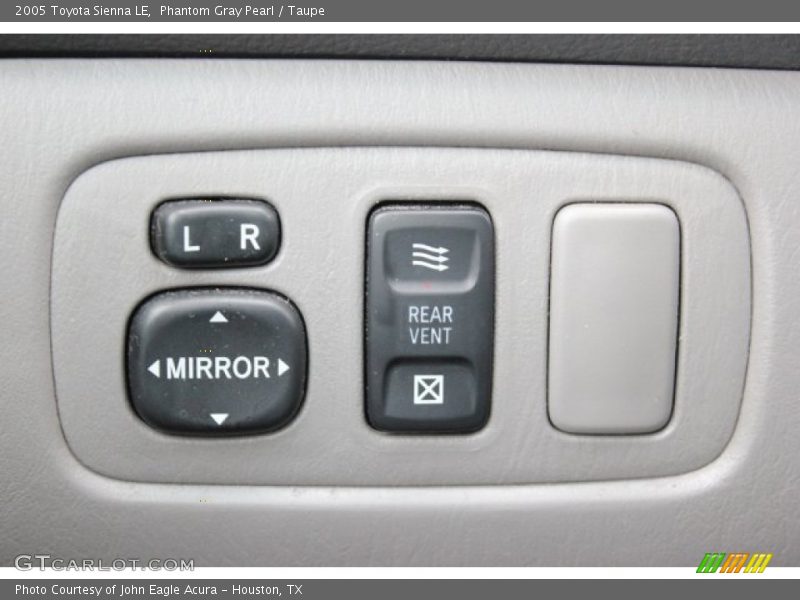 Phantom Gray Pearl / Taupe 2005 Toyota Sienna LE