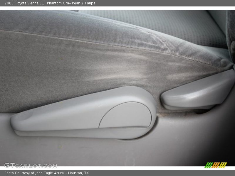 Phantom Gray Pearl / Taupe 2005 Toyota Sienna LE