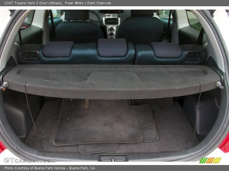 Polar White / Dark Charcoal 2007 Toyota Yaris 3 Door Liftback