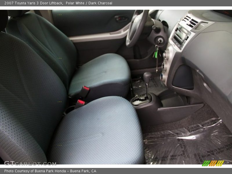 Polar White / Dark Charcoal 2007 Toyota Yaris 3 Door Liftback