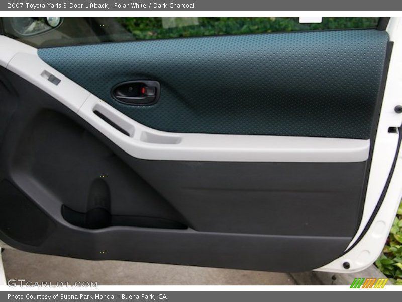 Polar White / Dark Charcoal 2007 Toyota Yaris 3 Door Liftback