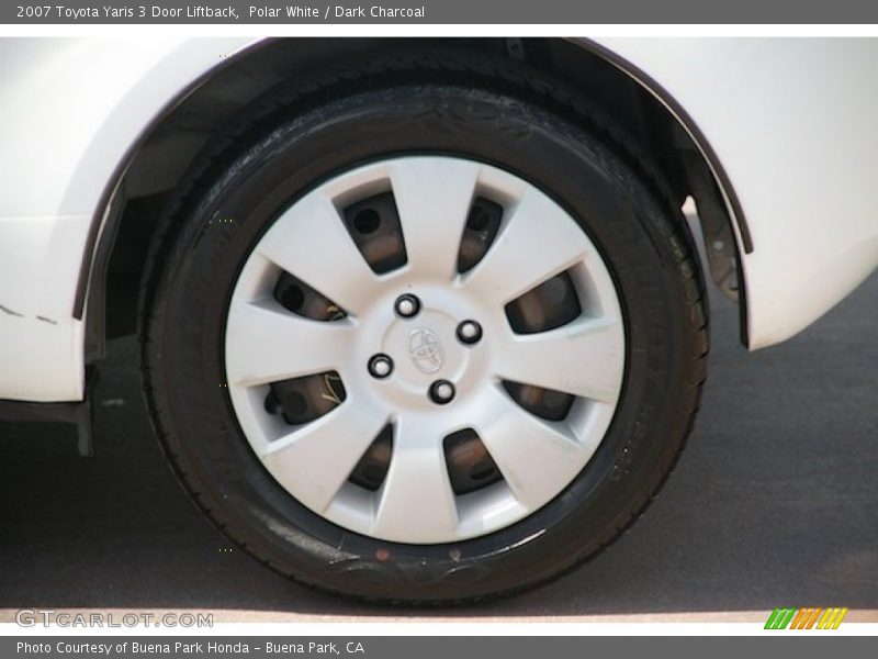 Polar White / Dark Charcoal 2007 Toyota Yaris 3 Door Liftback