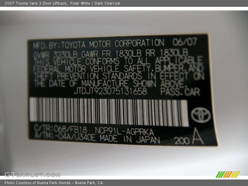 Polar White / Dark Charcoal 2007 Toyota Yaris 3 Door Liftback