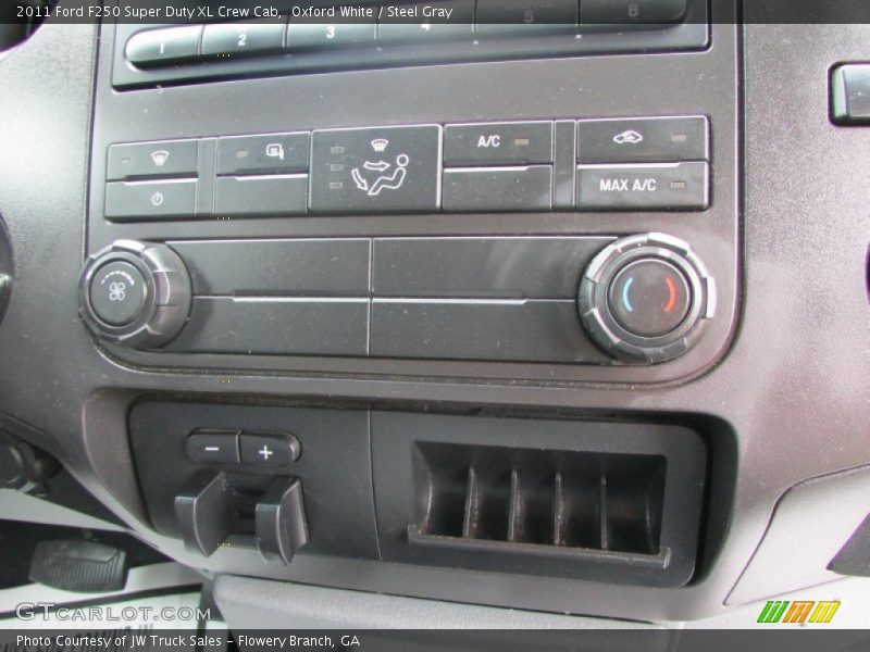 Oxford White / Steel Gray 2011 Ford F250 Super Duty XL Crew Cab