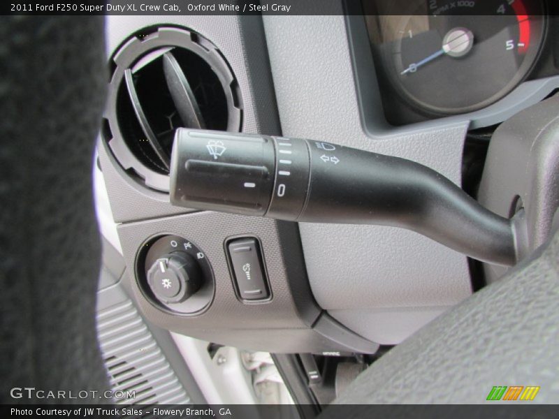 Oxford White / Steel Gray 2011 Ford F250 Super Duty XL Crew Cab