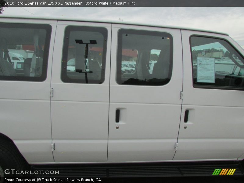 Oxford White / Medium Flint 2010 Ford E Series Van E350 XL Passenger