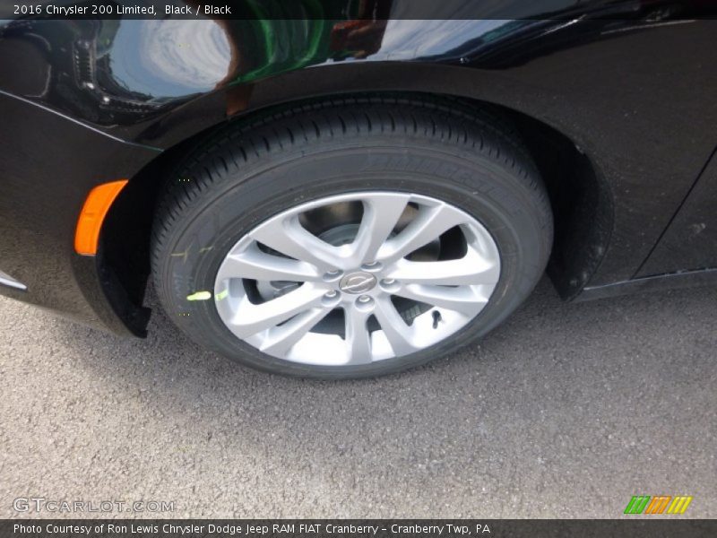 Black / Black 2016 Chrysler 200 Limited