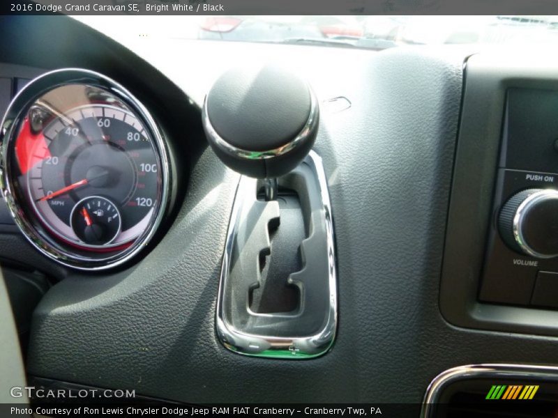 Bright White / Black 2016 Dodge Grand Caravan SE