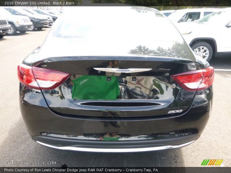 Black / Black 2016 Chrysler 200 Limited