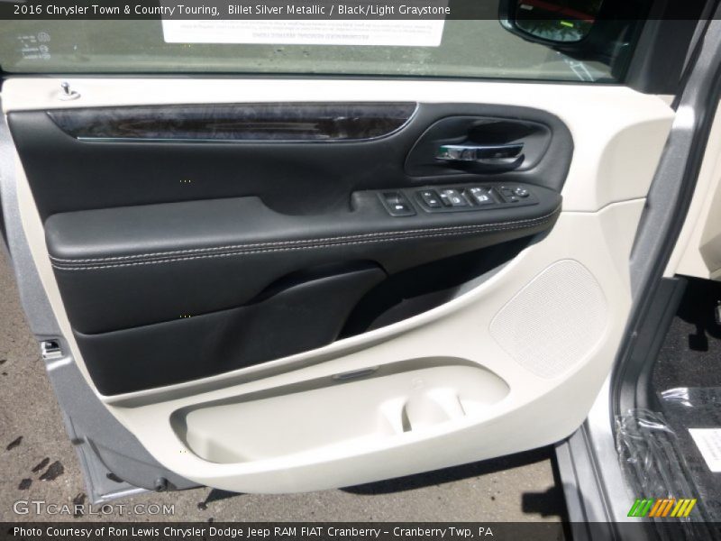 Door Panel of 2016 Town & Country Touring