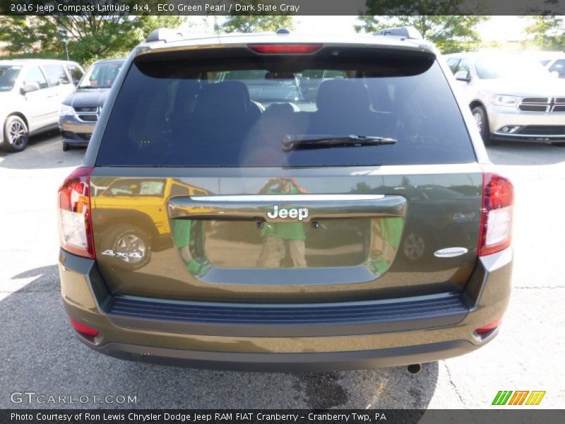 ECO Green Pearl / Dark Slate Gray 2016 Jeep Compass Latitude 4x4