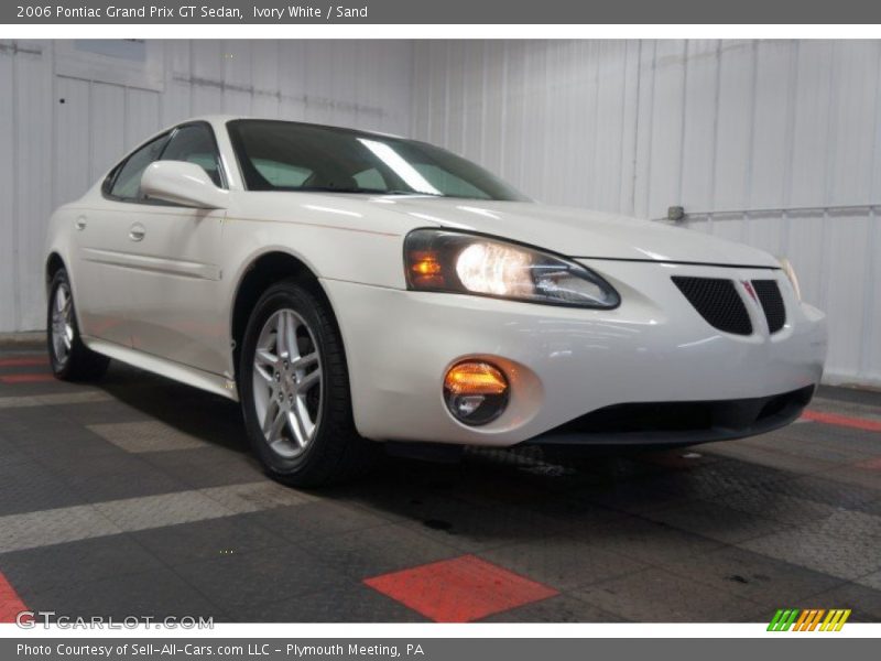 Ivory White / Sand 2006 Pontiac Grand Prix GT Sedan