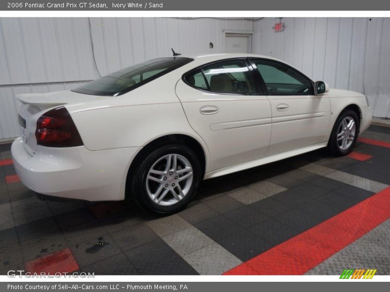 Ivory White / Sand 2006 Pontiac Grand Prix GT Sedan