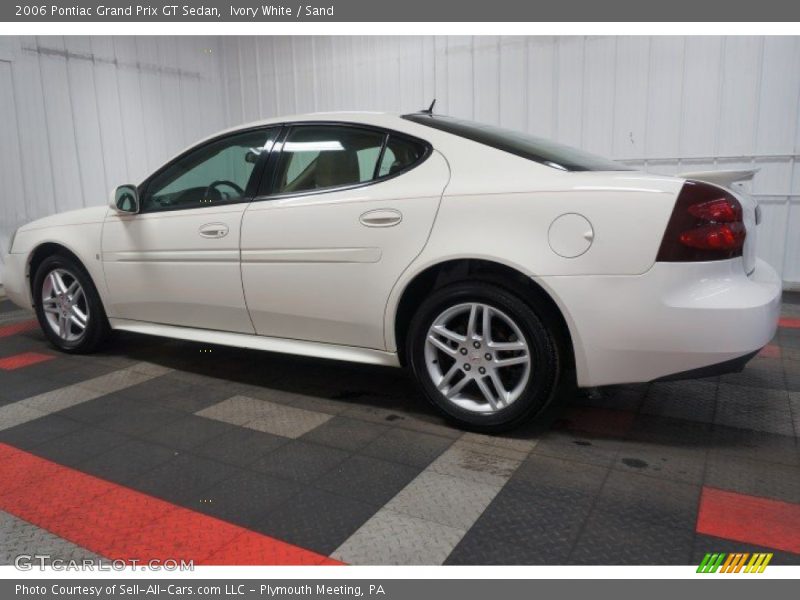 Ivory White / Sand 2006 Pontiac Grand Prix GT Sedan