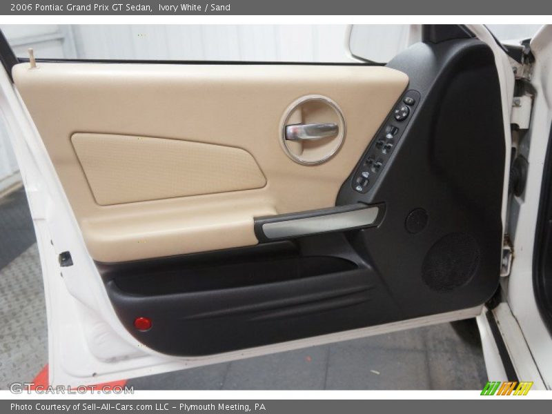 Ivory White / Sand 2006 Pontiac Grand Prix GT Sedan