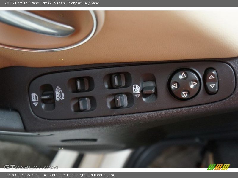 Ivory White / Sand 2006 Pontiac Grand Prix GT Sedan