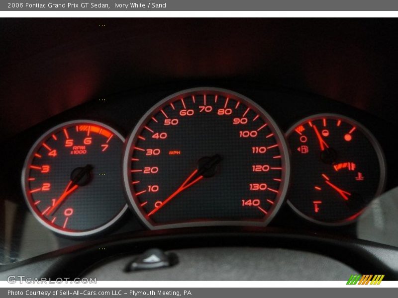 Ivory White / Sand 2006 Pontiac Grand Prix GT Sedan