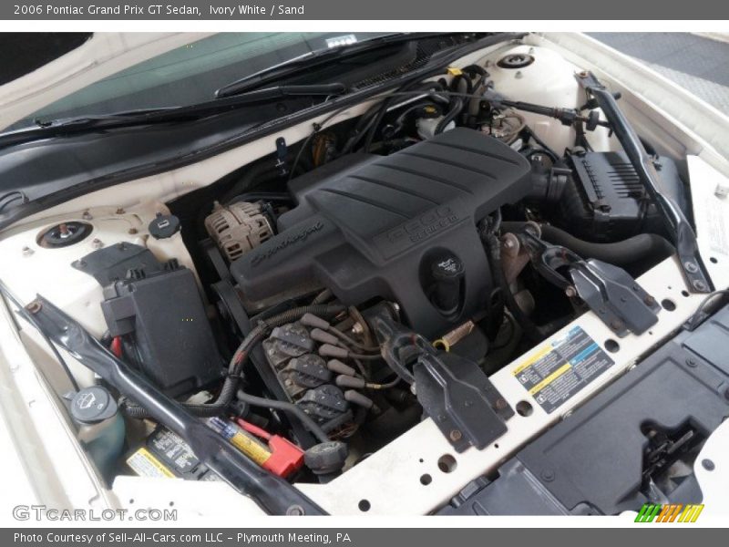 Ivory White / Sand 2006 Pontiac Grand Prix GT Sedan