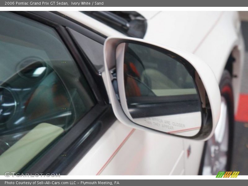 Ivory White / Sand 2006 Pontiac Grand Prix GT Sedan