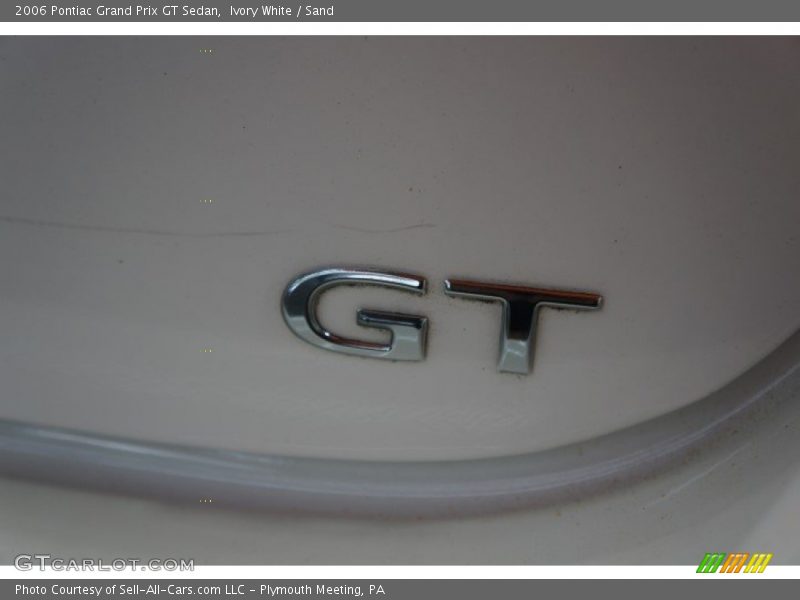 Ivory White / Sand 2006 Pontiac Grand Prix GT Sedan