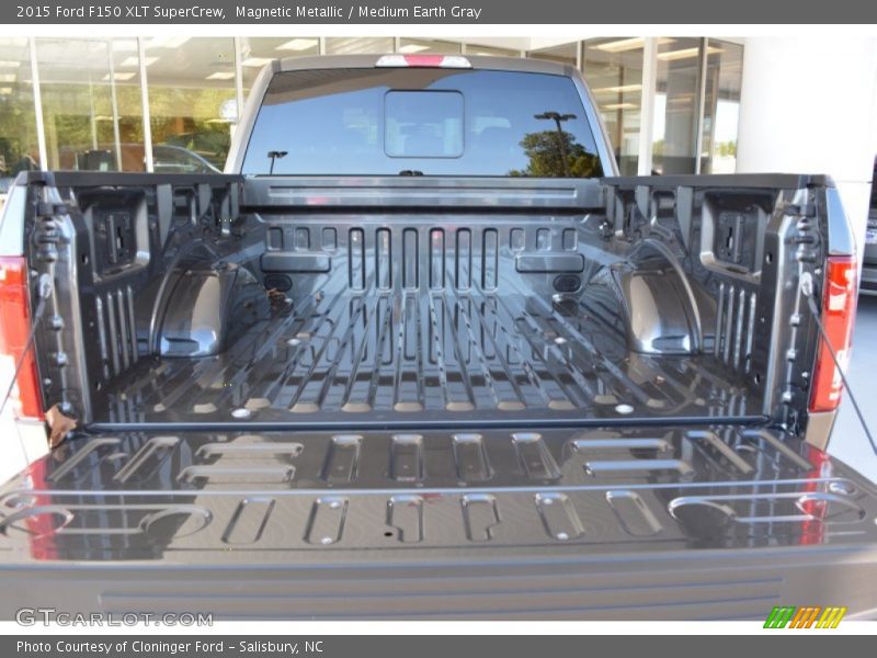 Magnetic Metallic / Medium Earth Gray 2015 Ford F150 XLT SuperCrew