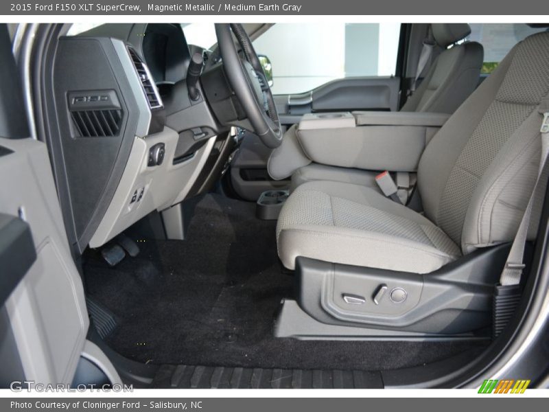 Magnetic Metallic / Medium Earth Gray 2015 Ford F150 XLT SuperCrew