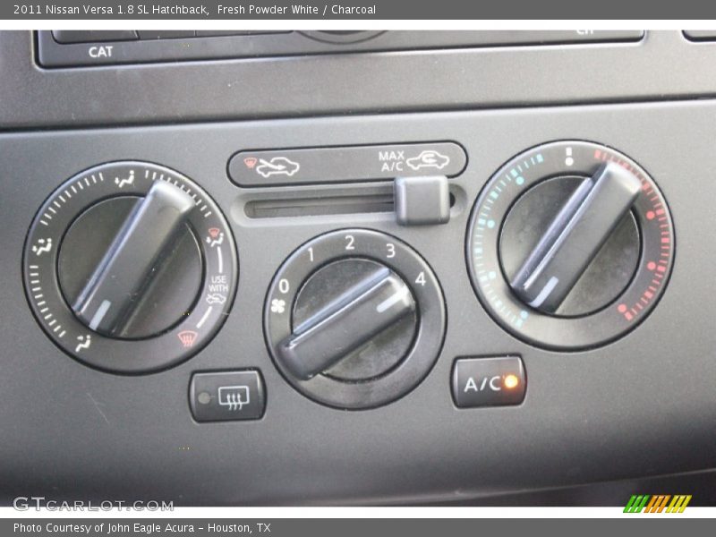 Fresh Powder White / Charcoal 2011 Nissan Versa 1.8 SL Hatchback