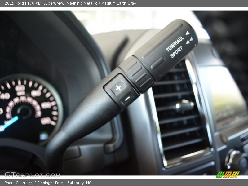 Magnetic Metallic / Medium Earth Gray 2015 Ford F150 XLT SuperCrew