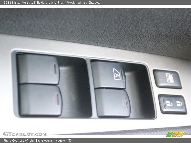 Fresh Powder White / Charcoal 2011 Nissan Versa 1.8 SL Hatchback