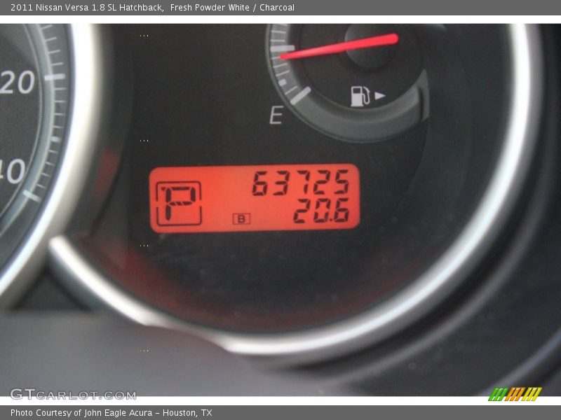 Fresh Powder White / Charcoal 2011 Nissan Versa 1.8 SL Hatchback