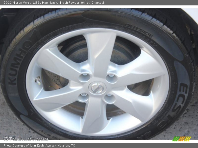 Fresh Powder White / Charcoal 2011 Nissan Versa 1.8 SL Hatchback