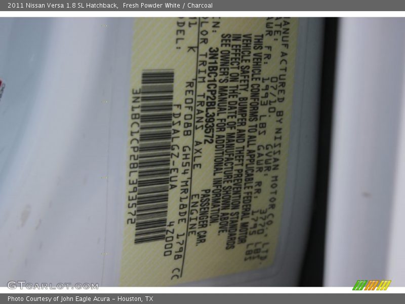 Fresh Powder White / Charcoal 2011 Nissan Versa 1.8 SL Hatchback