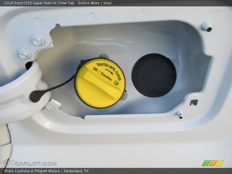 Oxford White / Steel 2016 Ford F250 Super Duty XL Crew Cab