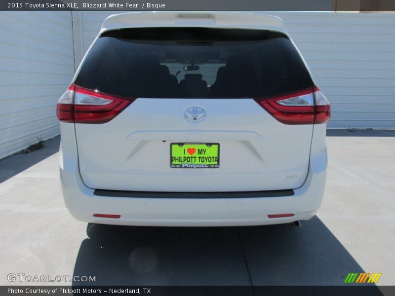 Blizzard White Pearl / Bisque 2015 Toyota Sienna XLE