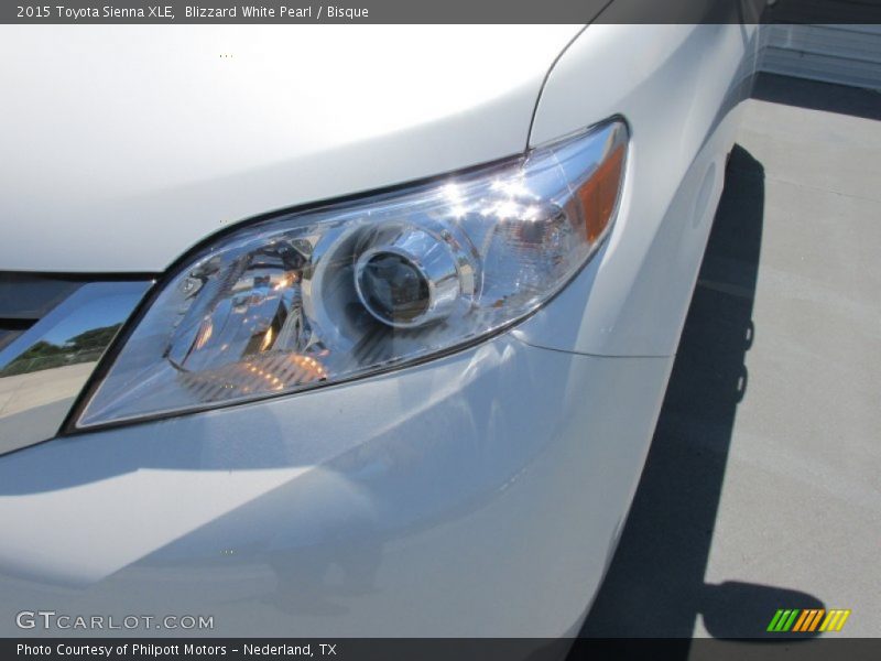 Blizzard White Pearl / Bisque 2015 Toyota Sienna XLE